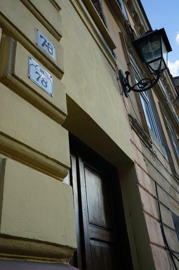 Ferienwohnung Crown Of Karolina Brașov Exterior foto